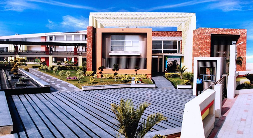 Oakridge International School